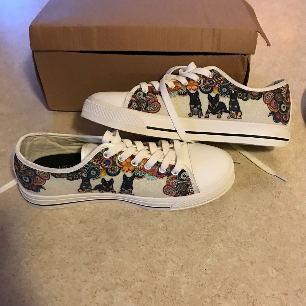 NIB size 8 converse-like shoes.